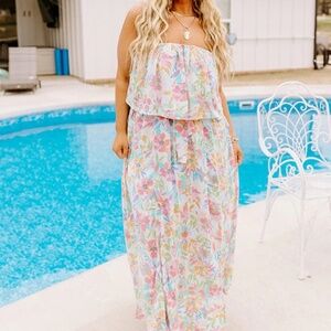 RAINFOREST VIEWS MAXI IN SKY BLUE CURVES